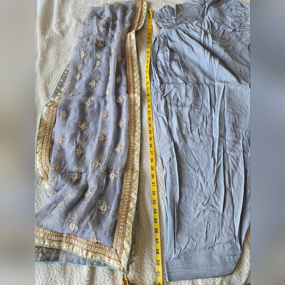 Fancy 3 piece indian punjabi salwar suit, with threadwork and embellishments - Picture 6 of 8